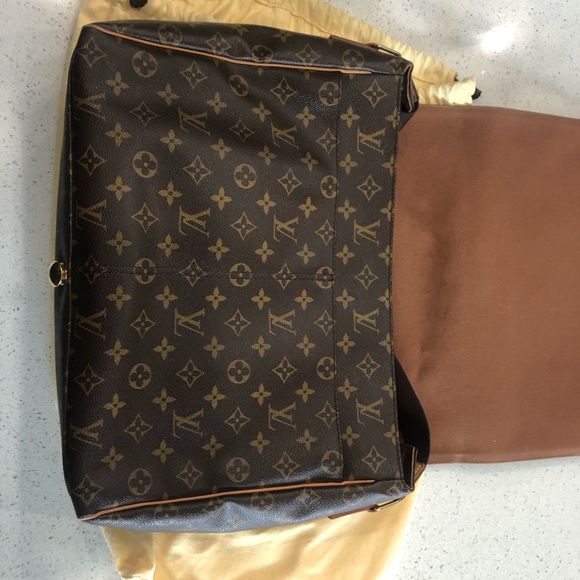 Louis Vuitton - Abesses Messenger Bag - Picture 12 of 16